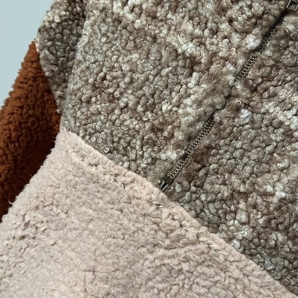 Quarter Zip Color Block Fleece Pullover - Picture 6 of 8